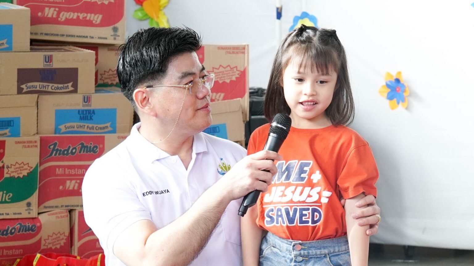 Bakti Sosial ke Panti Asuhan Pondok Si Boncel. (Foto: EdShareOn.com)