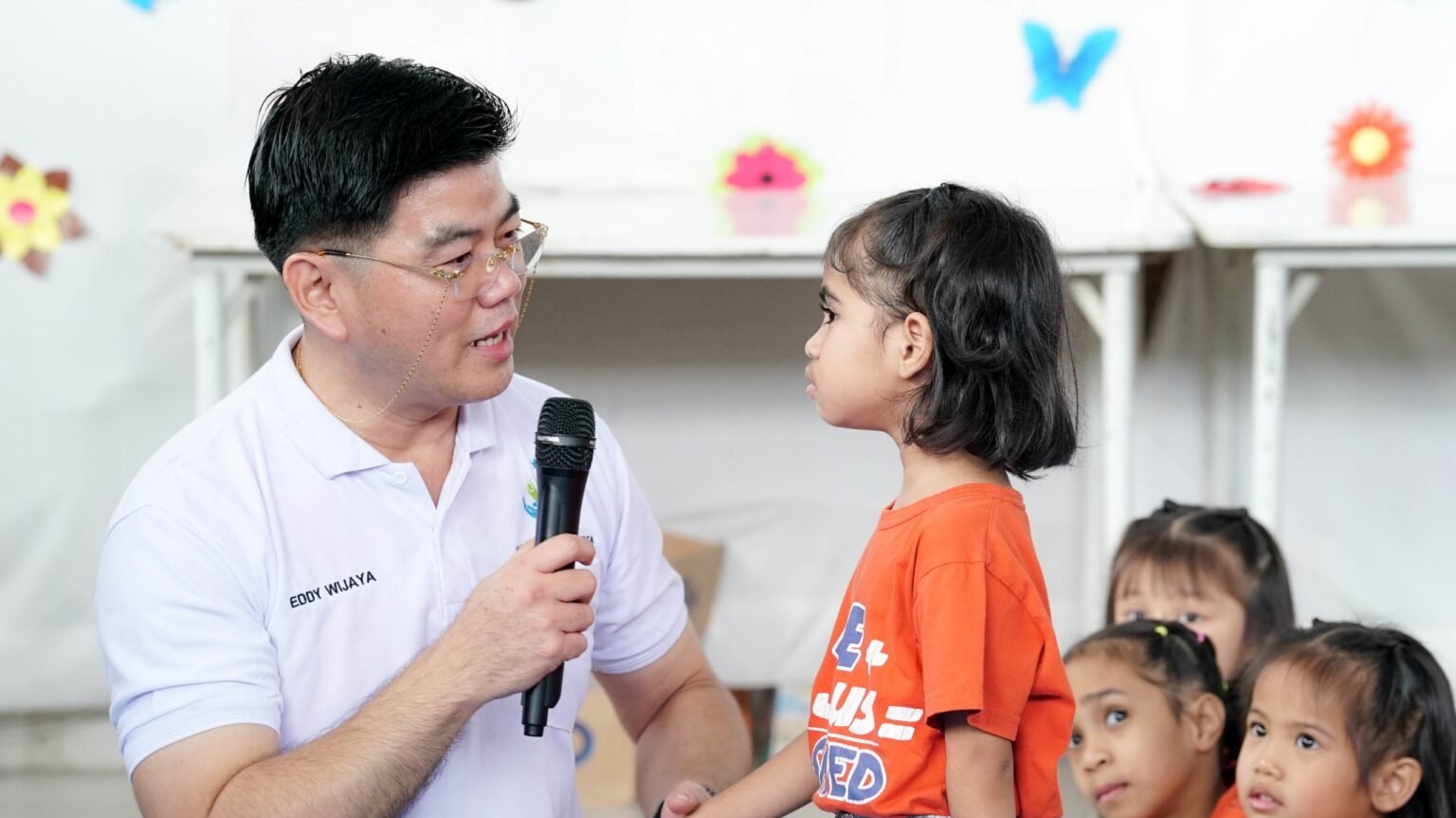 Bakti Sosial ke Panti Asuhan Pondok Si Boncel. (Foto: EdShareOn.com)