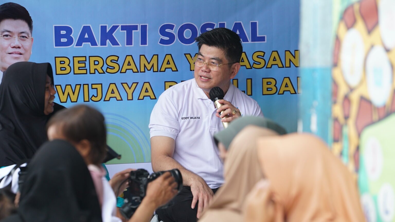 Bakti sosial Yayasan Wijaya Peduli Bangsa di Bantar Gebang. (Foto: EdShareOn.com)