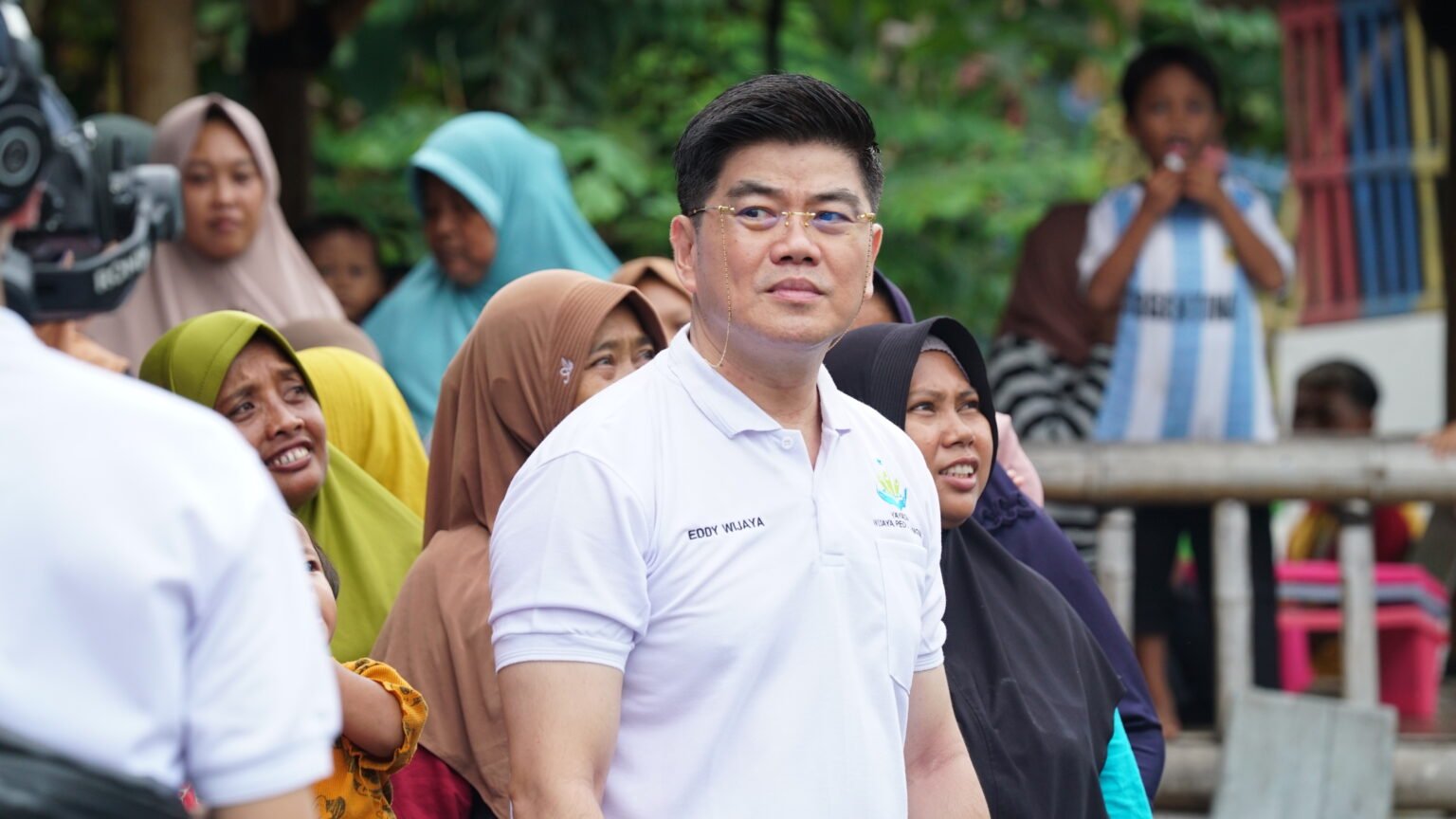 Bakti sosial Yayasan Wijaya Peduli Bangsa di Bantar Gebang. (Foto: EdShareOn.com)